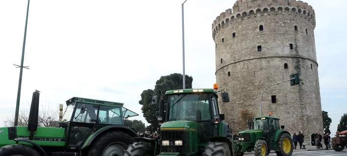 Θεσσαλονίκη: Οι αγρότες κατεβάζουν τα τρακτέρ στο κέντρο της πόλης